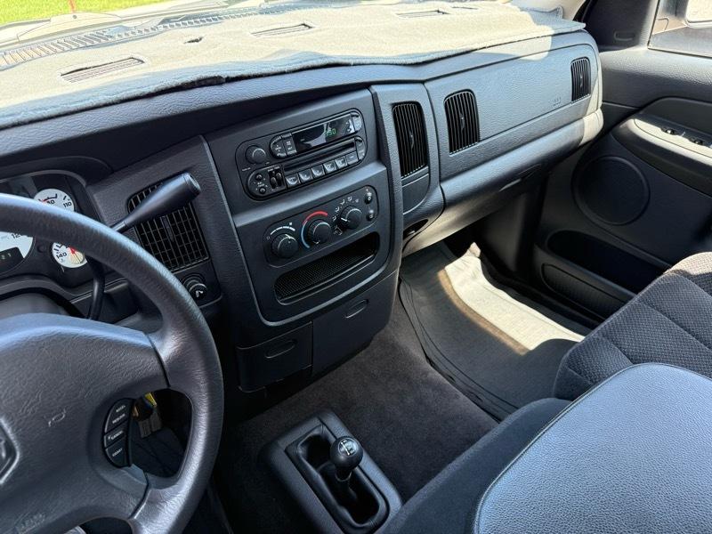Dodge Ram 2500 4dr Quad Cab 140.5" WB 4WD SLT 2003
