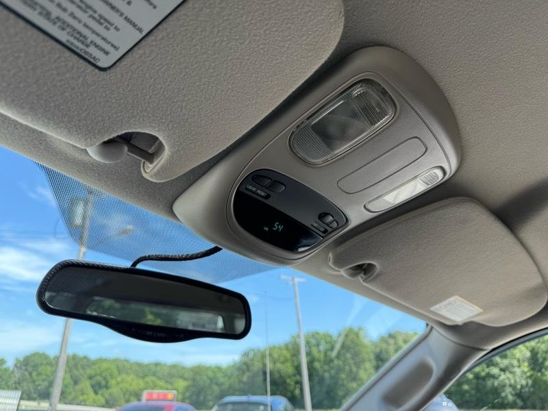 Dodge Ram 2500 4dr Quad Cab 140.5" WB 4WD SLT 2003