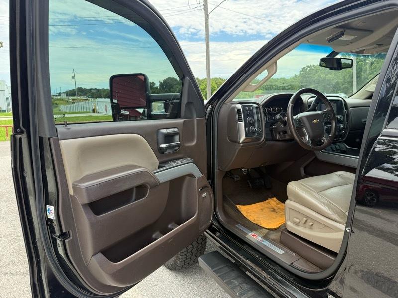 Chevrolet Silverado 3500HD 4WD Crew Cab 153.7" LTZ 2017