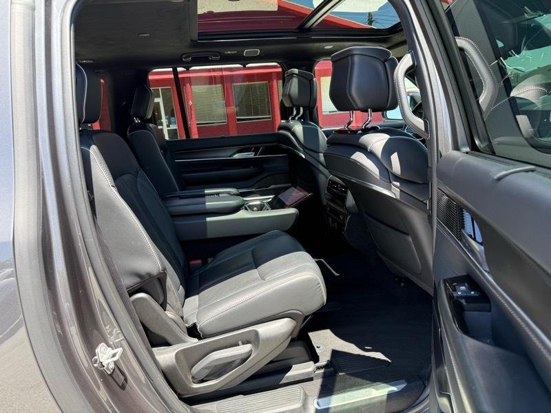 Jeep Grand Wagoneer L Series II 4x4 2024