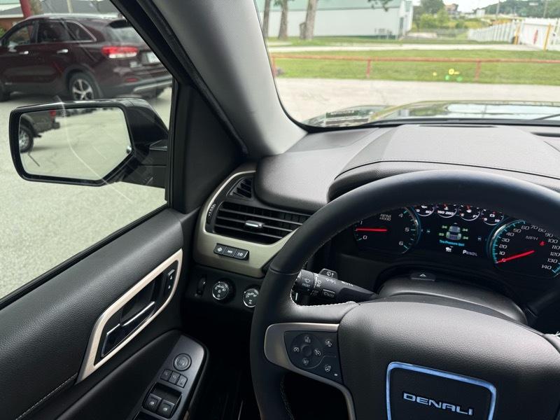 GMC Yukon 4WD 4dr Denali 2018