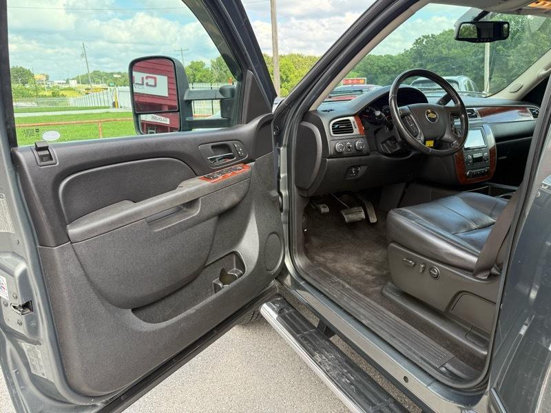 Chevrolet Silverado 3500HD 4WD Crew Cab 167.7" DRW LTZ 2011
