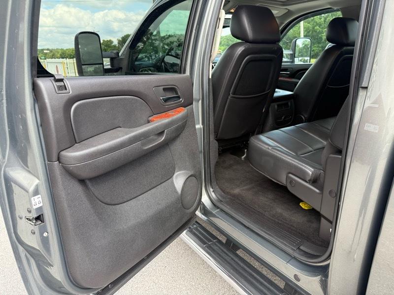 Chevrolet Silverado 3500HD 4WD Crew Cab 167.7" DRW LTZ 2011