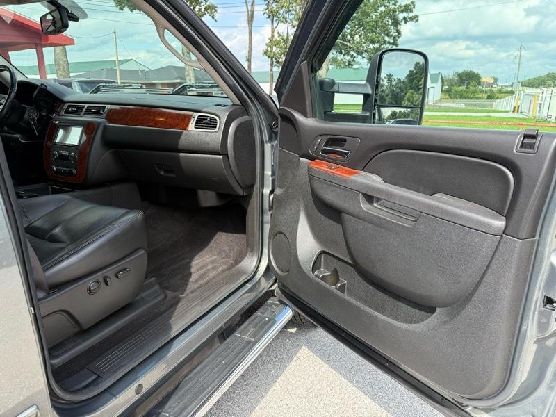 Chevrolet Silverado 3500HD 4WD Crew Cab 167.7" DRW LTZ 2011