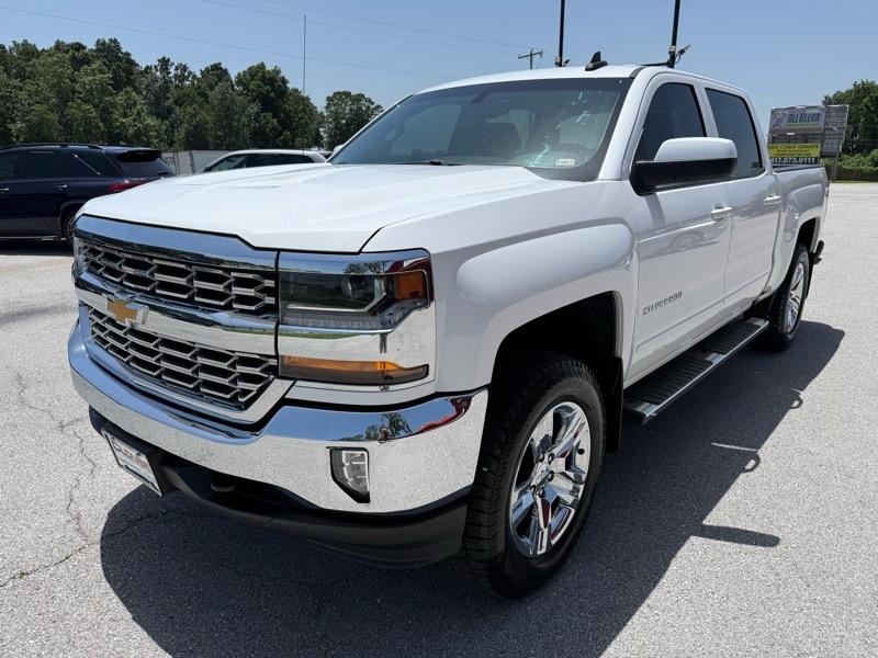 Chevrolet Silverado 1500 4WD Crew Cab 143.5" LT w/1LT 2018
