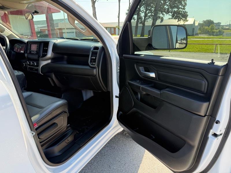 RAM 1500 Tradesman 4x4 Crew Cab 5'7" Box 2020