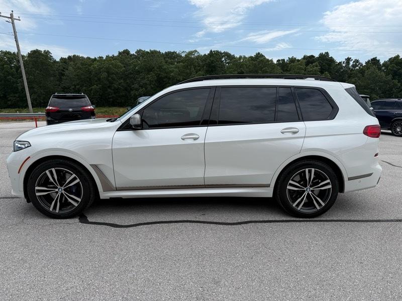 BMW X7 M50i Sports Activity Vehicle 2021