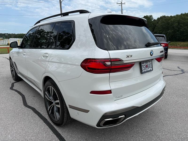 BMW X7 M50i Sports Activity Vehicle 2021