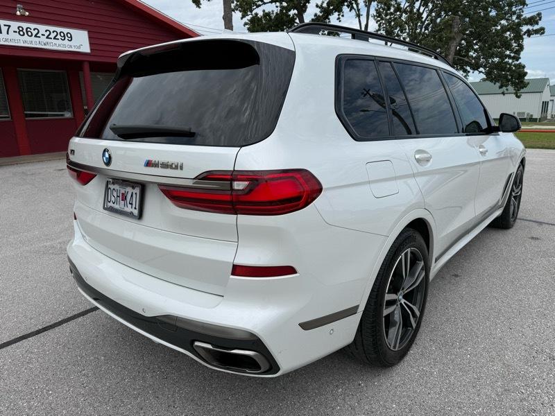 BMW X7 M50i Sports Activity Vehicle 2021
