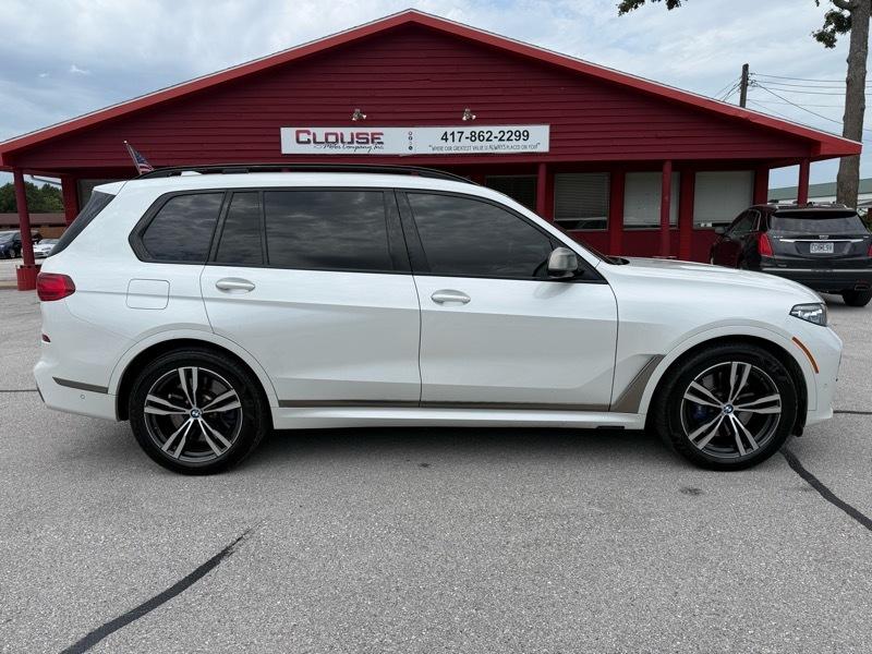 BMW X7 M50i Sports Activity Vehicle 2021