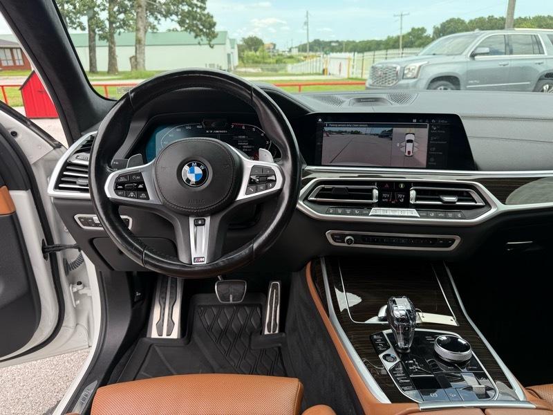 BMW X7 M50i Sports Activity Vehicle 2021