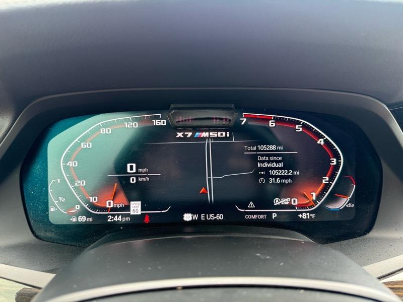 BMW X7 M50i Sports Activity Vehicle 2021