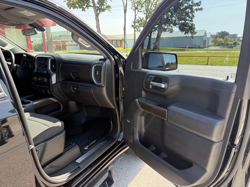 Chevrolet Silverado 1500 4WD Crew Cab 147" RST 2021