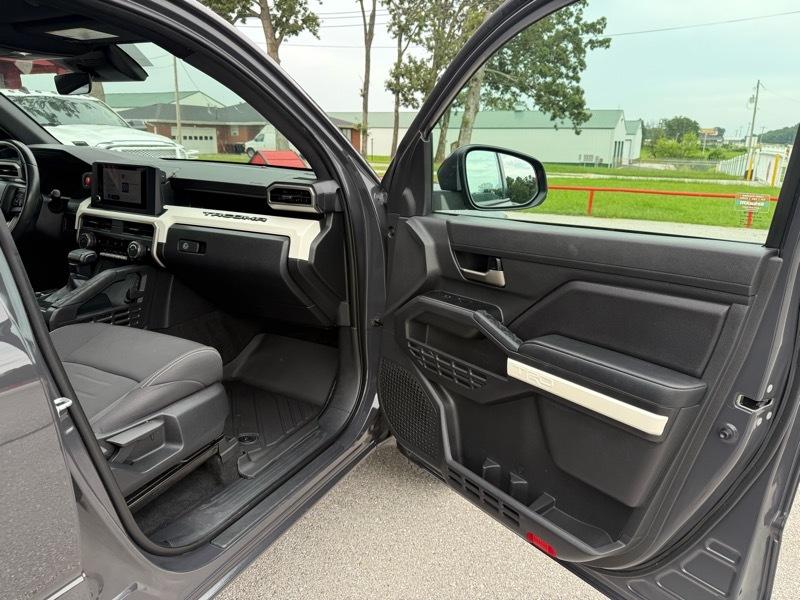 Toyota Tacoma 4WD TRD Off Road Double Cab 5' Bed MT (Natl) 2024