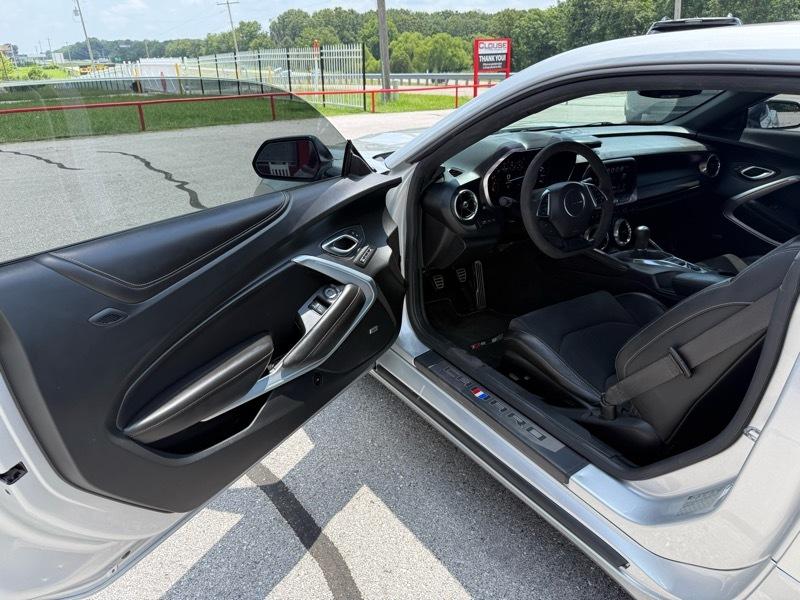 Chevrolet Camaro 2dr Cpe 2LT 2018