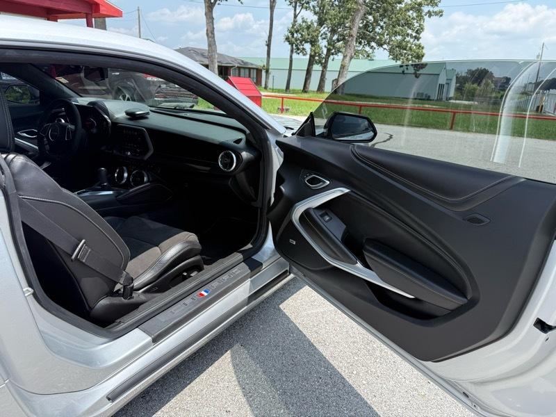 Chevrolet Camaro 2dr Cpe 2LT 2018