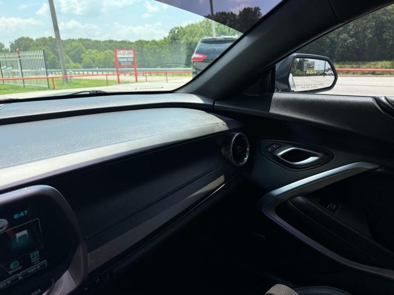 Chevrolet Camaro 2dr Cpe 2LT 2018