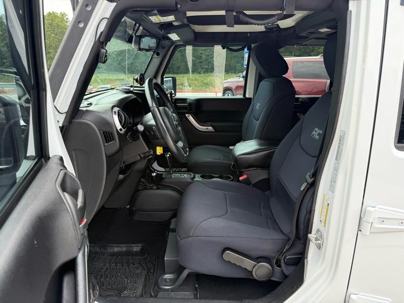 Jeep Wrangler Unlimited 4WD 4dr Sahara 2015