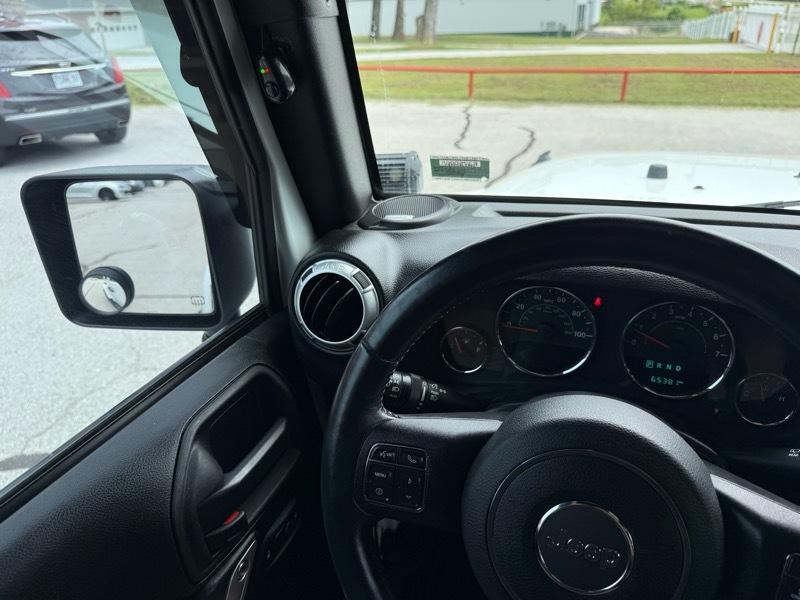 Jeep Wrangler Unlimited 4WD 4dr Sahara 2015