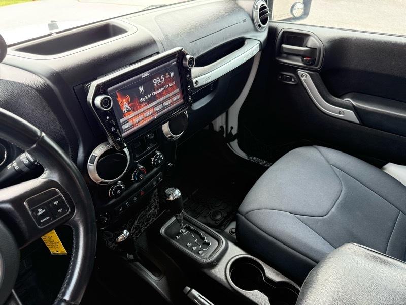 Jeep Wrangler Unlimited 4WD 4dr Sahara 2015