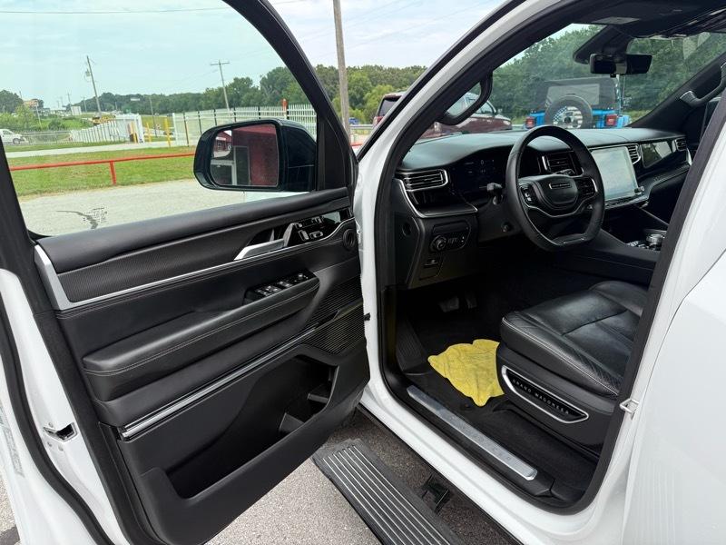 Jeep Grand Wagoneer L Series II 4x4 2024