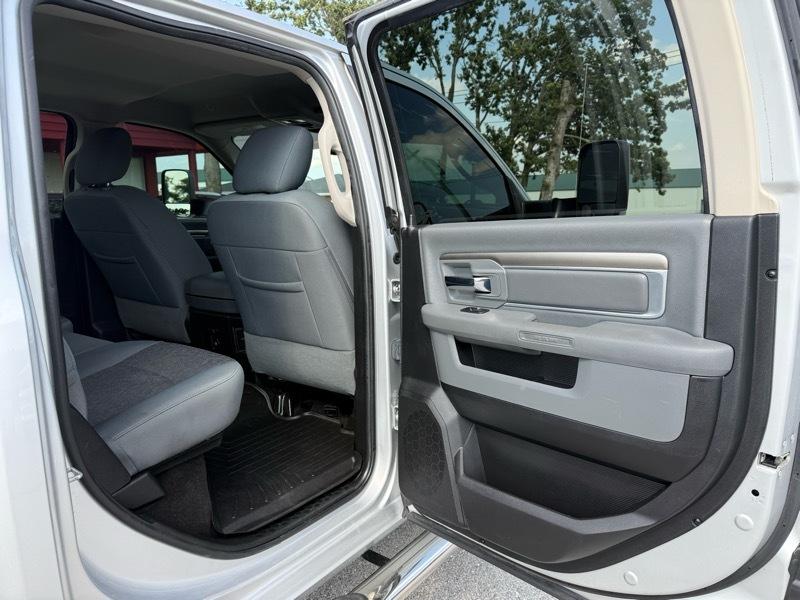 RAM 2500 Lone Star 4x4 Crew Cab 6'4" Box 2017