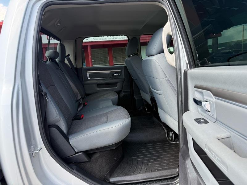 RAM 2500 Lone Star 4x4 Crew Cab 6'4" Box 2017