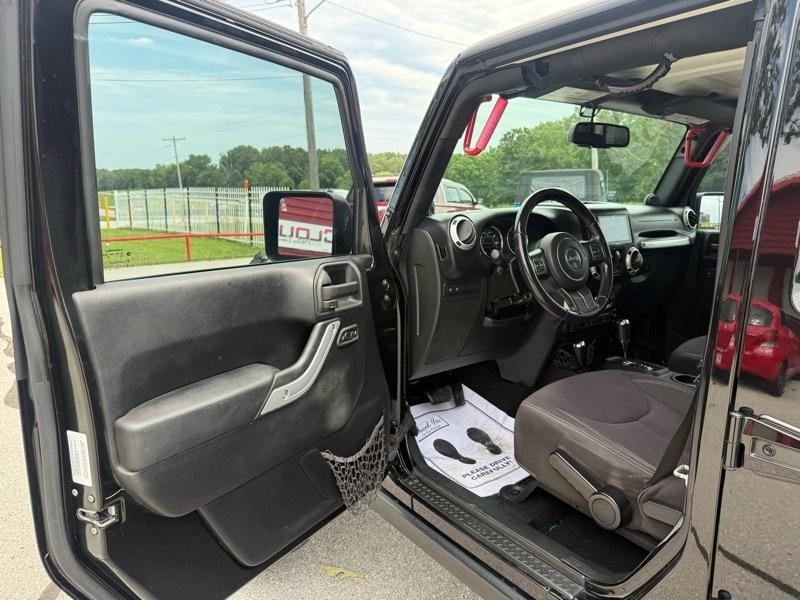 Jeep Wrangler Unlimited 4WD 4dr Rubicon 2014