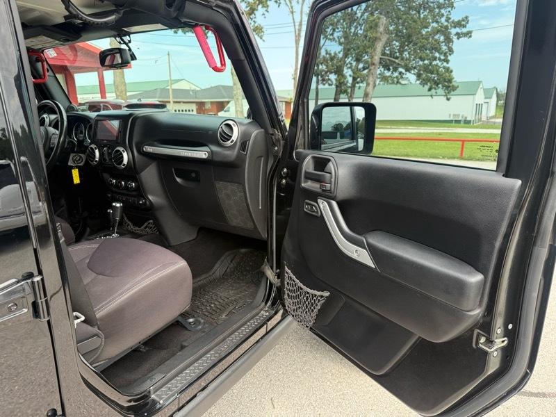 Jeep Wrangler Unlimited 4WD 4dr Rubicon 2014