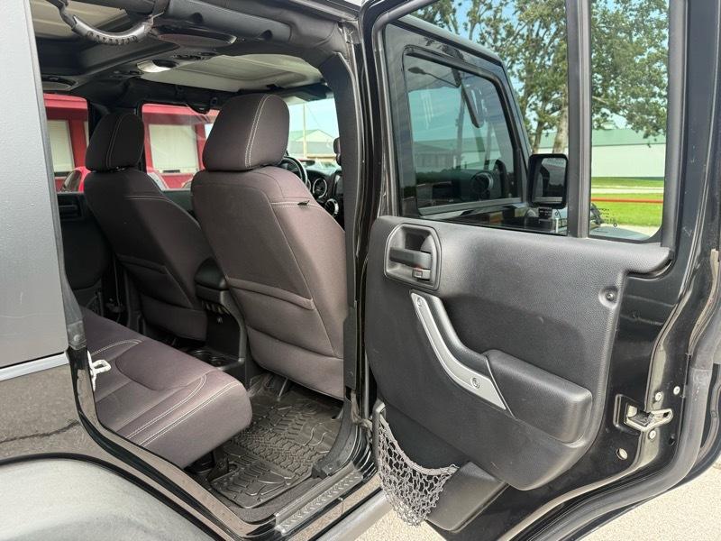 Jeep Wrangler Unlimited 4WD 4dr Rubicon 2014