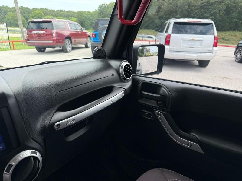 Jeep Wrangler Unlimited 4WD 4dr Rubicon 2014