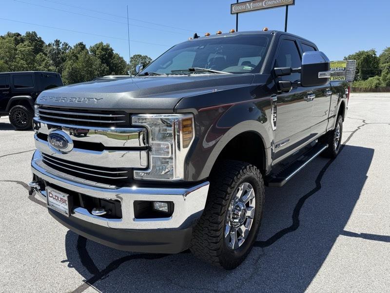Ford Super Duty F-350 SRW Lariat 4WD Crew Cab 6.75' Box 2019