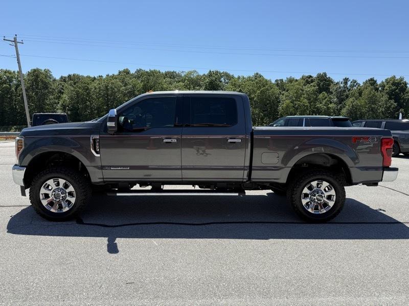 Ford Super Duty F-350 SRW Lariat 4WD Crew Cab 6.75' Box 2019