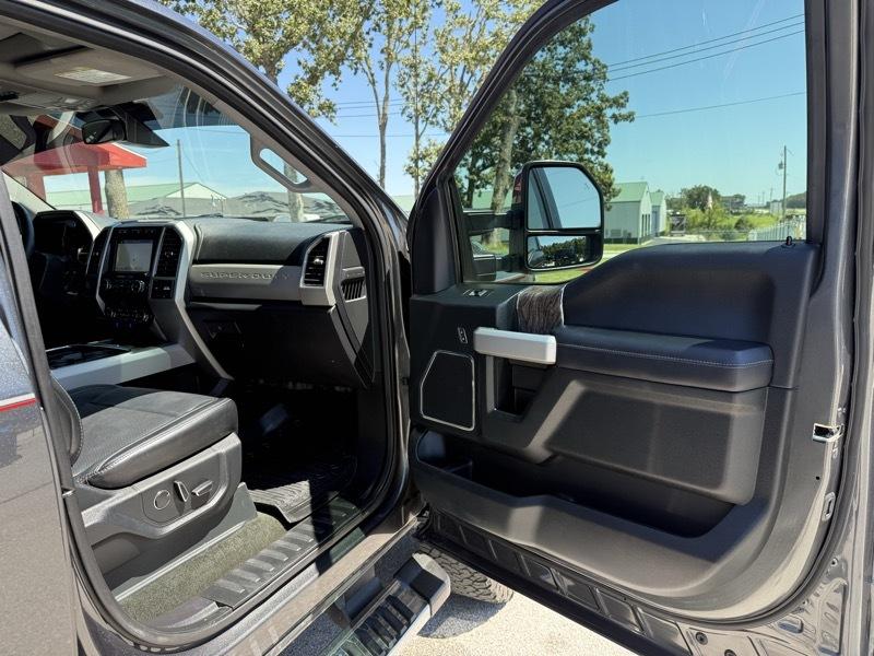 Ford Super Duty F-350 SRW Lariat 4WD Crew Cab 6.75' Box 2019