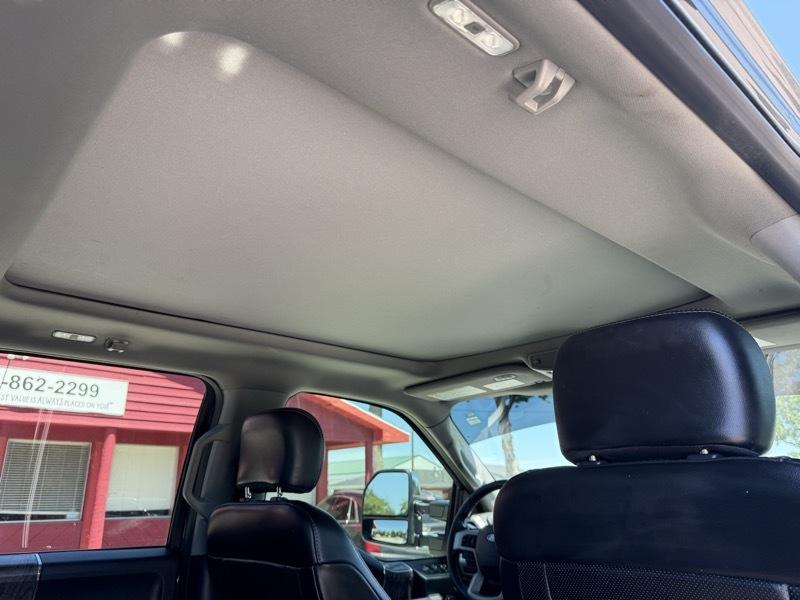 Ford Super Duty F-350 SRW Lariat 4WD Crew Cab 6.75' Box 2019