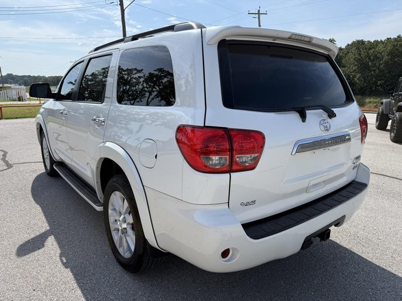 Toyota Sequoia 4WD 5.7L FFV Platinum (Natl) 2016