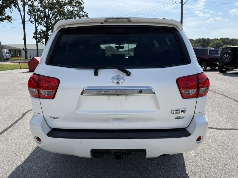 Toyota Sequoia 4WD 5.7L FFV Platinum (Natl) 2016