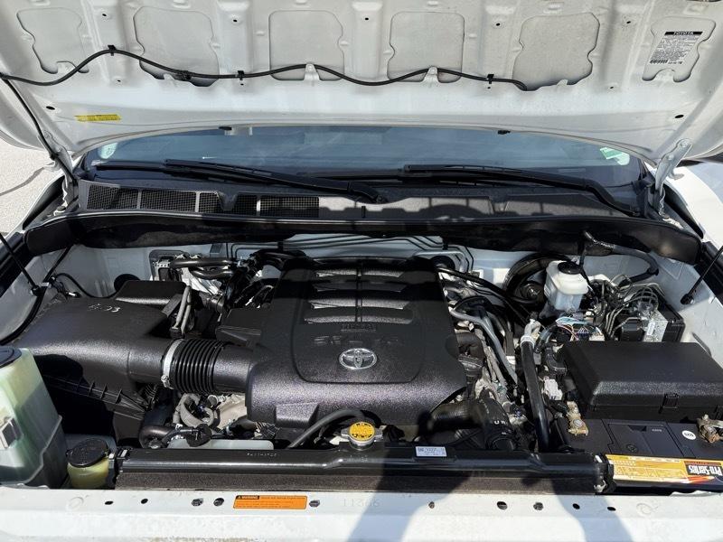 Toyota Sequoia 4WD 5.7L FFV Platinum (Natl) 2016