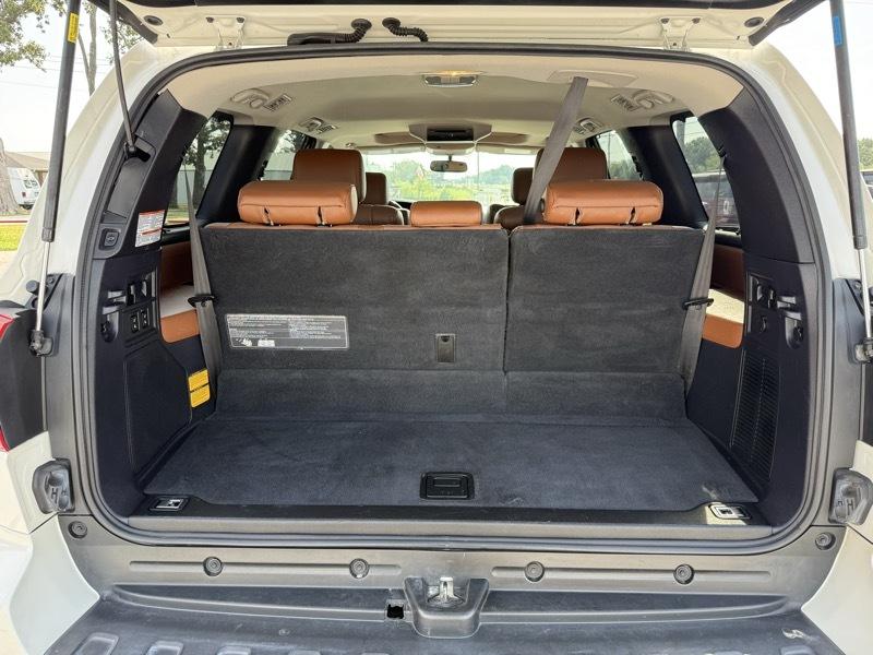 Toyota Sequoia 4WD 5.7L FFV Platinum (Natl) 2016