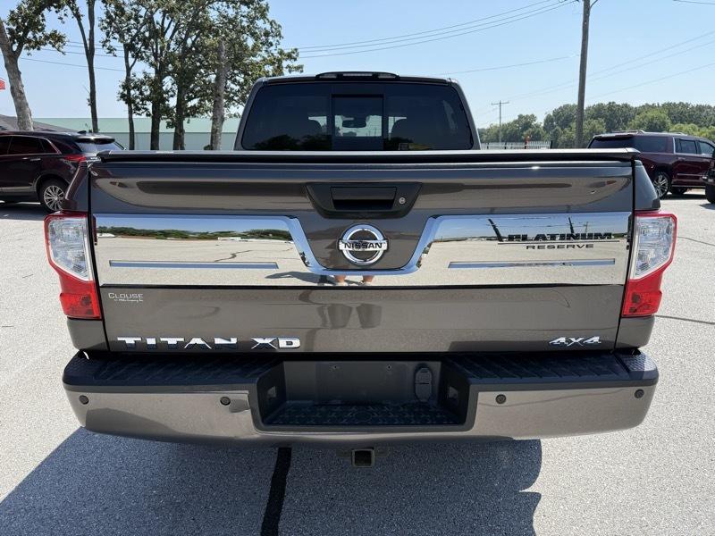 Nissan Titan XD 4WD Crew Cab Platinum Reserve Diesel 2016
