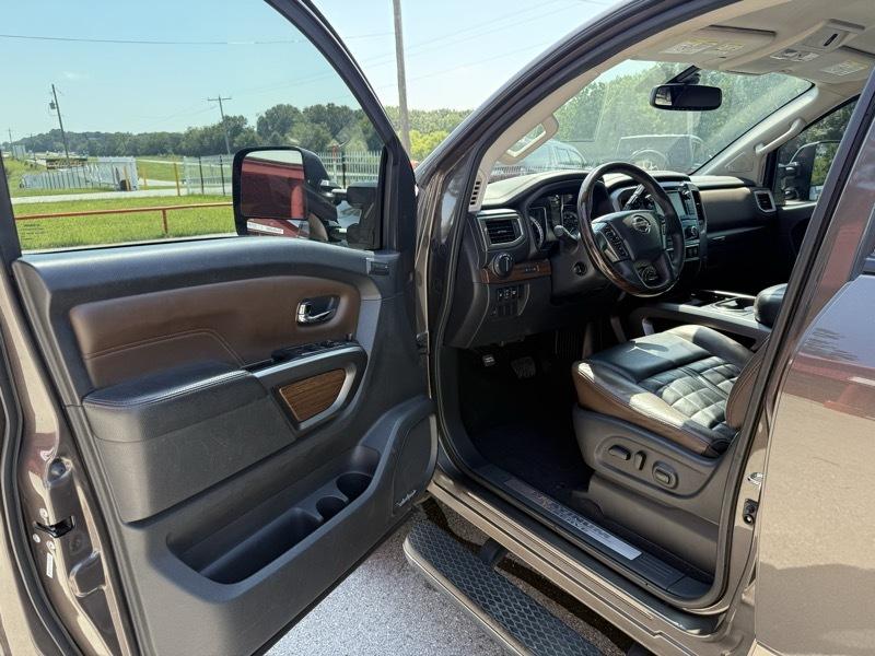 Nissan Titan XD 4WD Crew Cab Platinum Reserve Diesel 2016