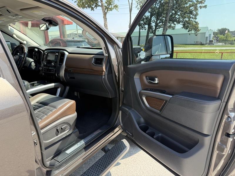 Nissan Titan XD 4WD Crew Cab Platinum Reserve Diesel 2016