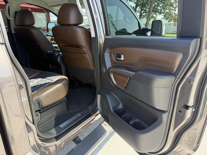 Nissan Titan XD 4WD Crew Cab Platinum Reserve Diesel 2016