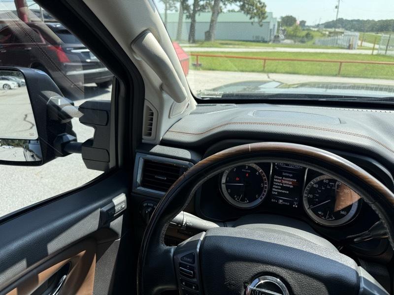 Nissan Titan XD 4WD Crew Cab Platinum Reserve Diesel 2016
