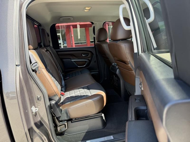 Nissan Titan XD 4WD Crew Cab Platinum Reserve Diesel 2016