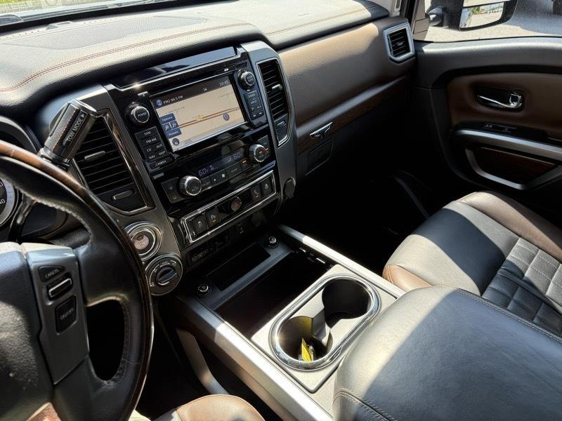 Nissan Titan XD 4WD Crew Cab Platinum Reserve Diesel 2016