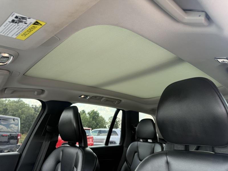 Volvo XC90 T5 AWD Momentum 7 Passenger 2020