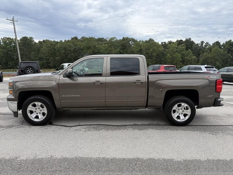 Chevrolet Silverado 1500 4WD Crew Cab 143.5" LT w/2LT 2015