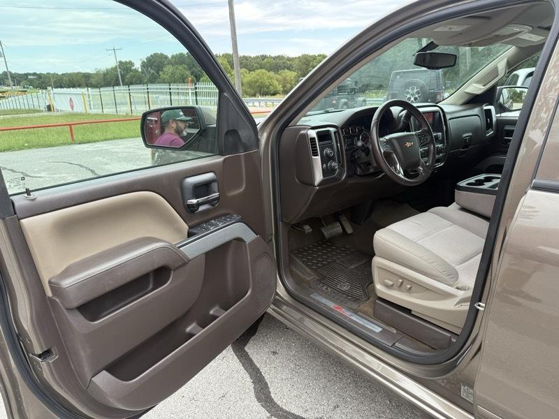 Chevrolet Silverado 1500 4WD Crew Cab 143.5" LT w/2LT 2015