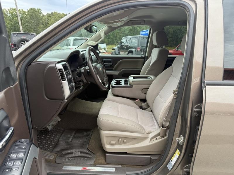 Chevrolet Silverado 1500 4WD Crew Cab 143.5" LT w/2LT 2015